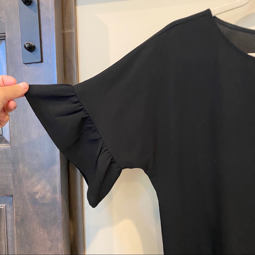 Gibson Ruffled Hem Top - Picture 4 of 6